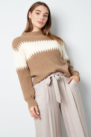 Gestrickter Pullover mit großen Streifen – grau h5 Bild4